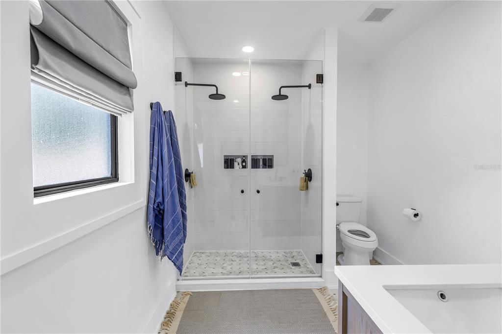 For Sale: $549,000 (3 beds, 2 baths, 1316 Square Feet)