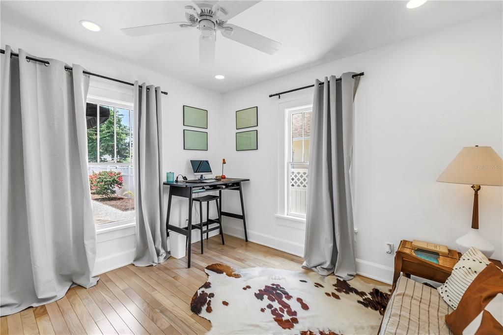 For Sale: $549,000 (3 beds, 2 baths, 1316 Square Feet)