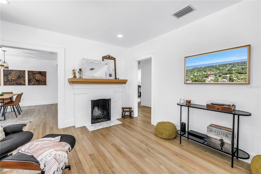 For Sale: $549,000 (3 beds, 2 baths, 1316 Square Feet)