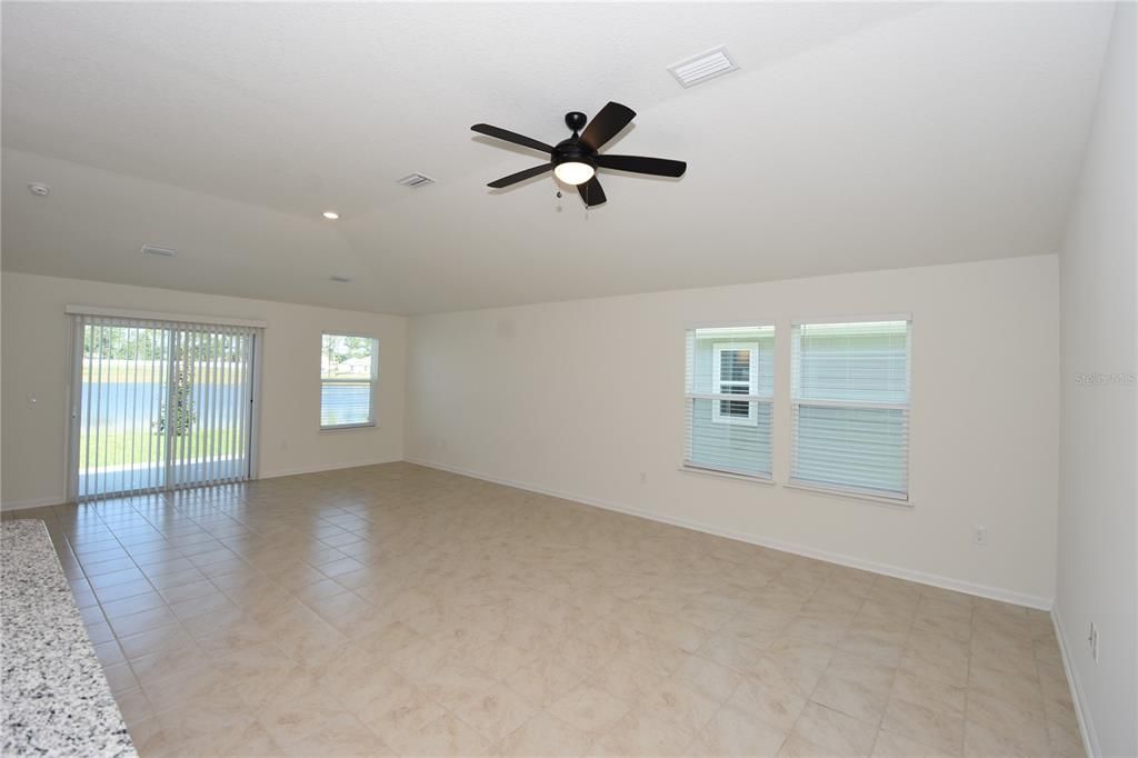 For Rent: $2,100 (4 beds, 2 baths, 1891 Square Feet)