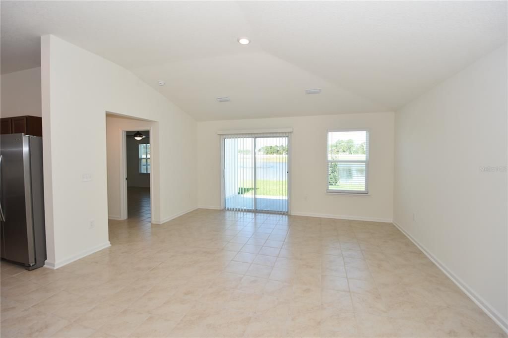 For Rent: $2,100 (4 beds, 2 baths, 1891 Square Feet)