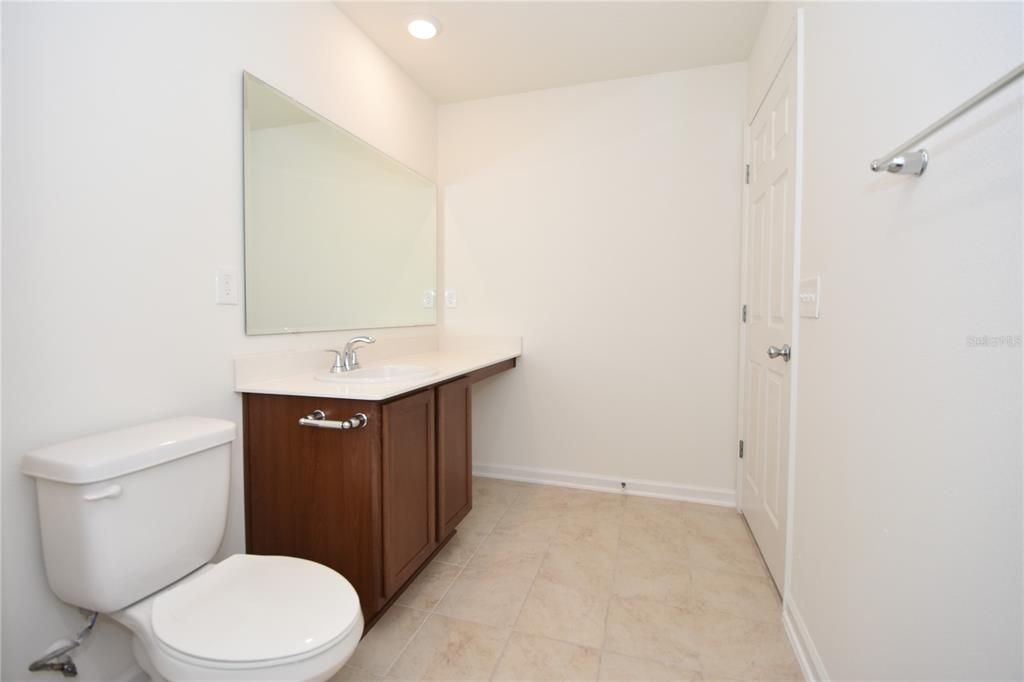 For Rent: $2,100 (4 beds, 2 baths, 1891 Square Feet)