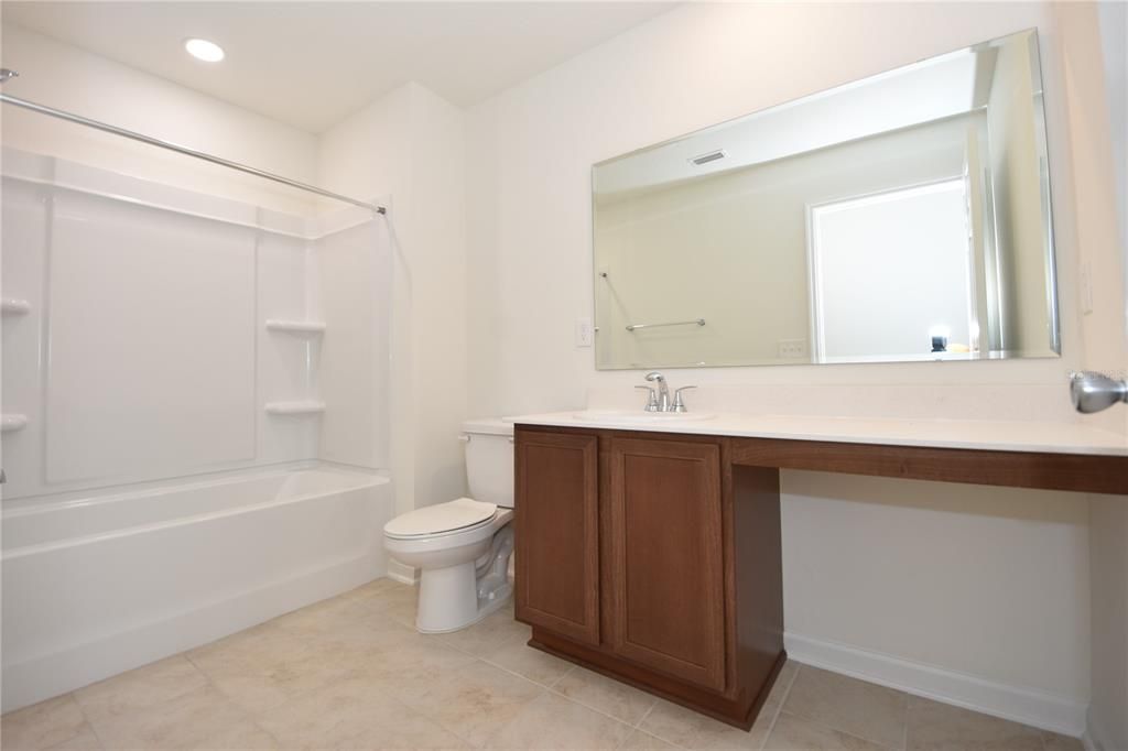 For Rent: $2,100 (4 beds, 2 baths, 1891 Square Feet)