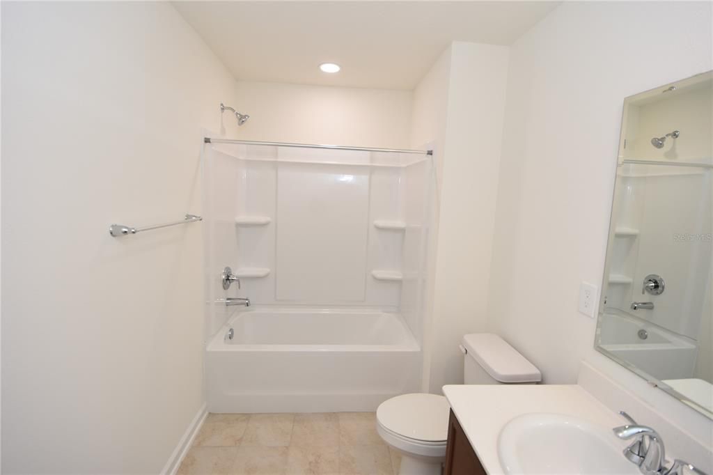 For Rent: $2,100 (4 beds, 2 baths, 1891 Square Feet)