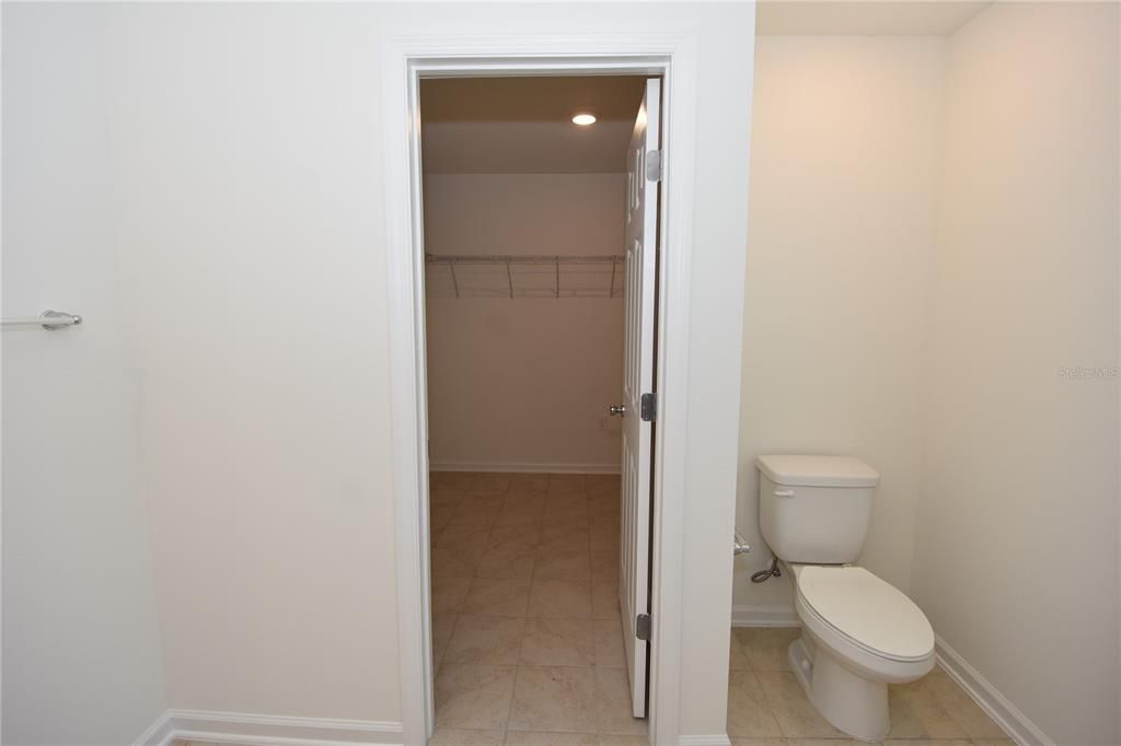 For Rent: $2,100 (4 beds, 2 baths, 1891 Square Feet)