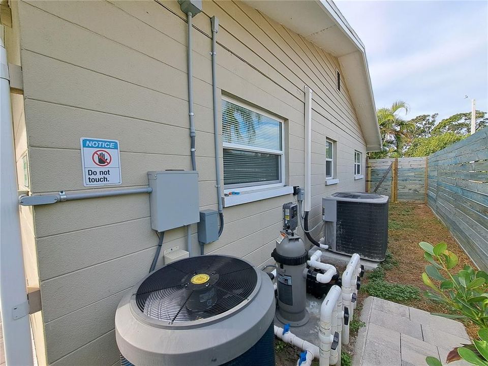 На продажу: $479,000 (4 спален, 2 ванн, 1904 Квадратных фут)