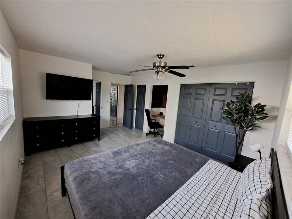 На продажу: $479,000 (4 спален, 2 ванн, 1904 Квадратных фут)