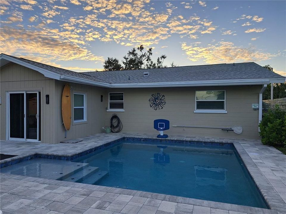 На продажу: $479,000 (4 спален, 2 ванн, 1904 Квадратных фут)