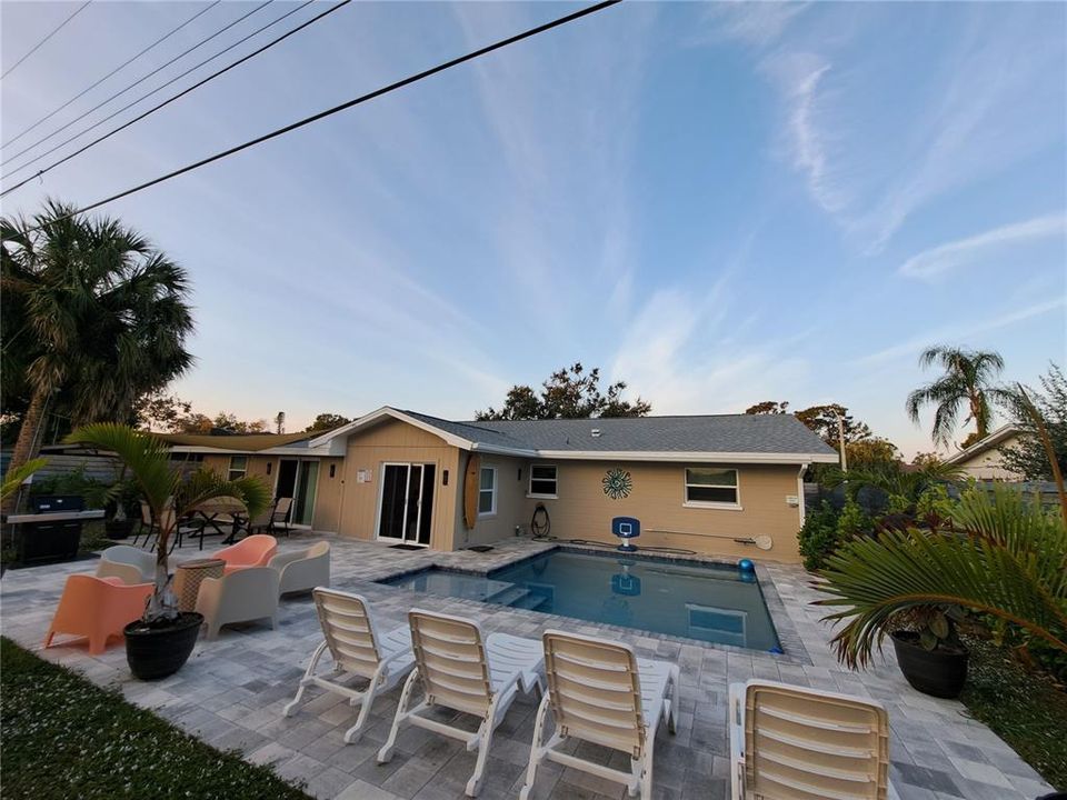 На продажу: $479,000 (4 спален, 2 ванн, 1904 Квадратных фут)