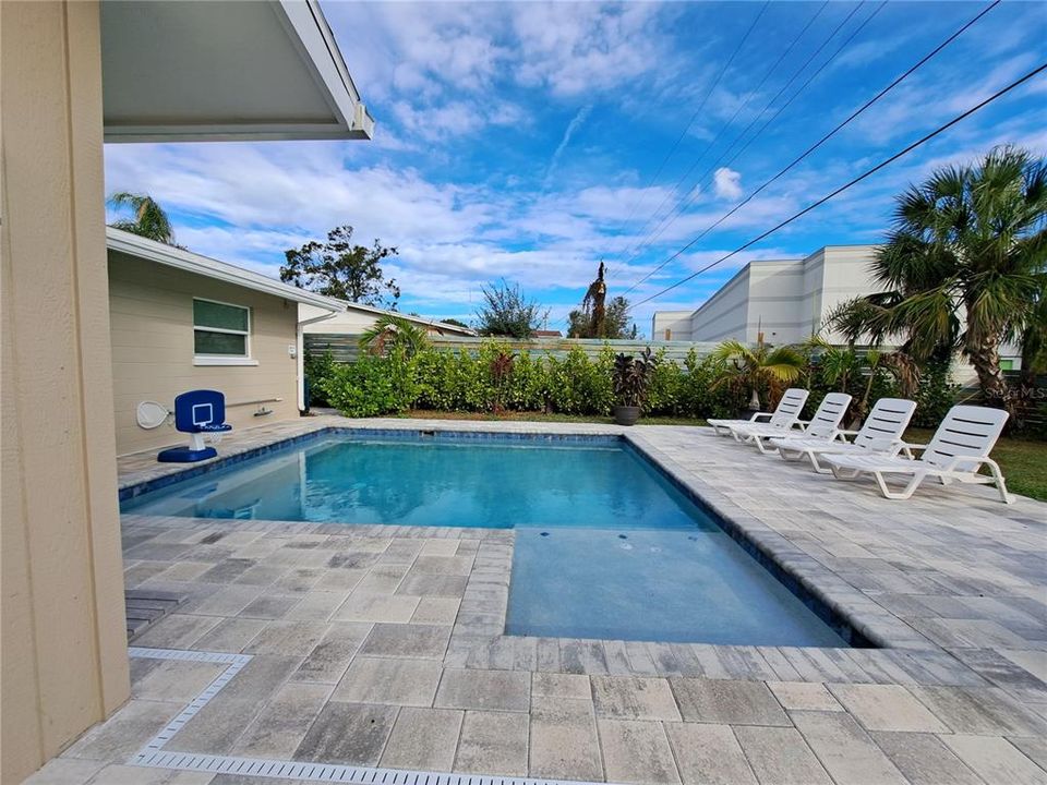 На продажу: $479,000 (4 спален, 2 ванн, 1904 Квадратных фут)