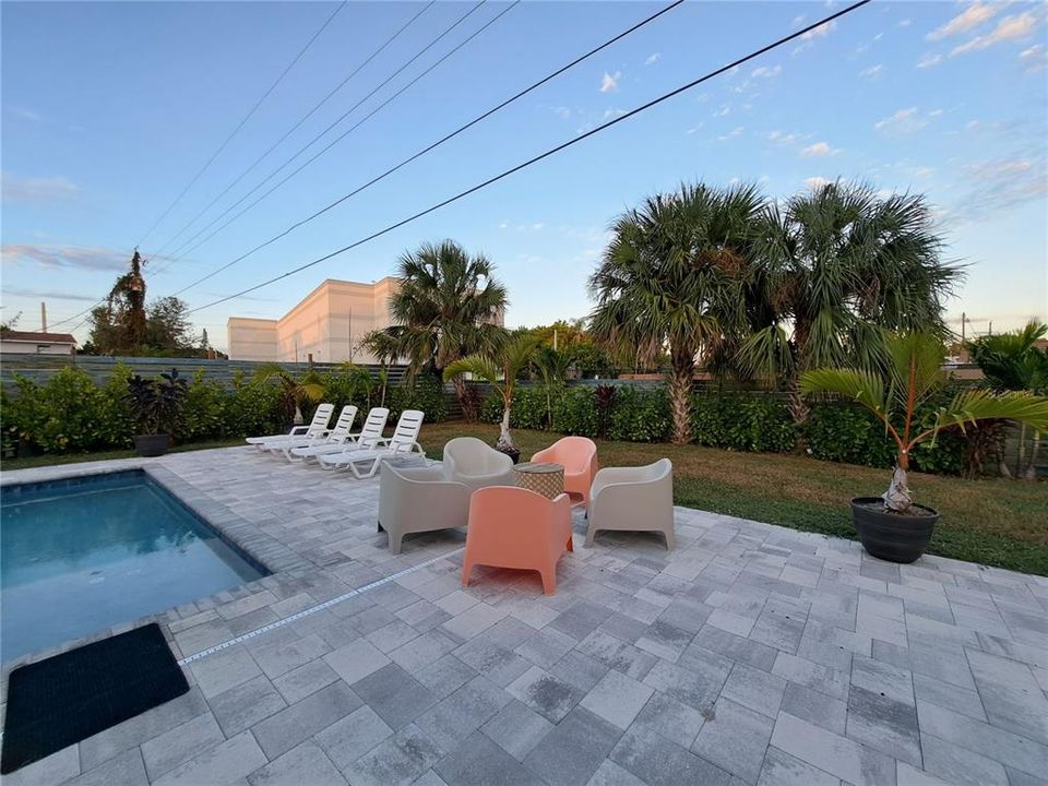 На продажу: $479,000 (4 спален, 2 ванн, 1904 Квадратных фут)