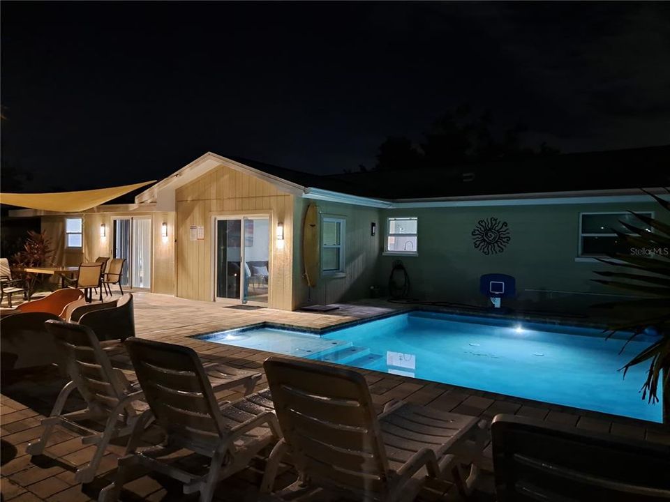 На продажу: $479,000 (4 спален, 2 ванн, 1904 Квадратных фут)