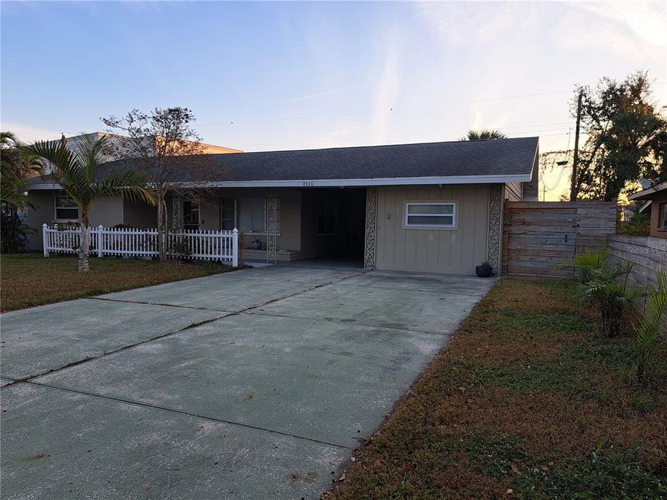 На продажу: $479,000 (4 спален, 2 ванн, 1904 Квадратных фут)