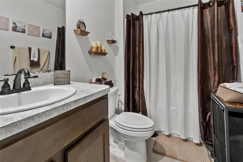 待售: $335,000 (4 贝兹, 2 浴室, 1768 平方英尺)