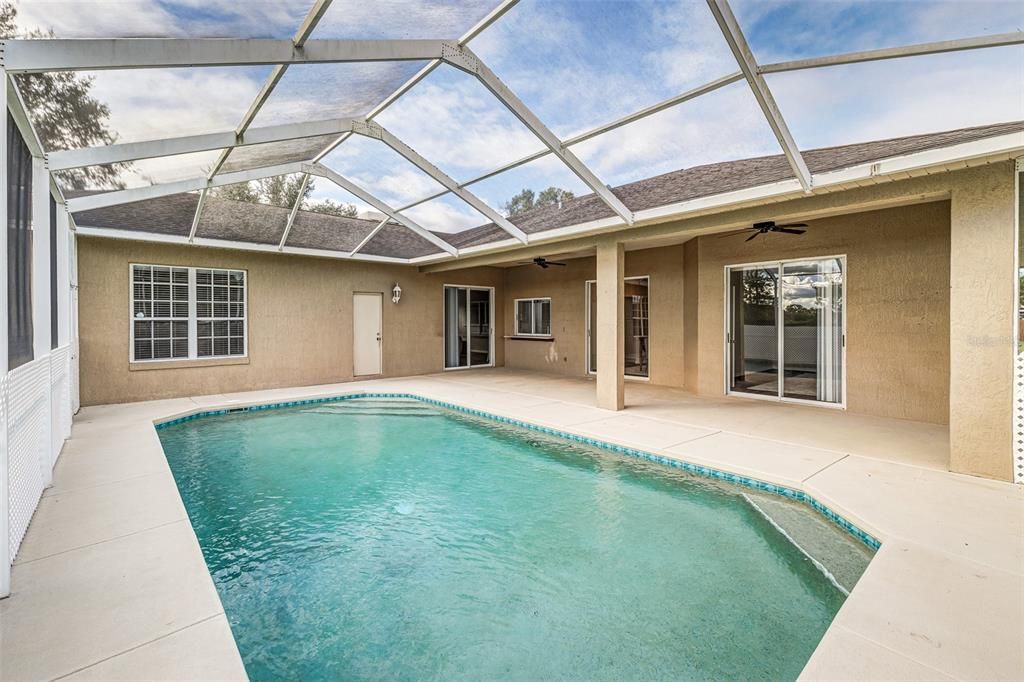 For Rent: $2,800 (4 beds, 2 baths, 2240 Square Feet)