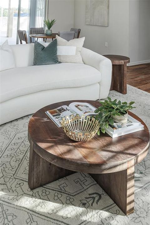 For Rent: $2,800 (4 beds, 2 baths, 2240 Square Feet)