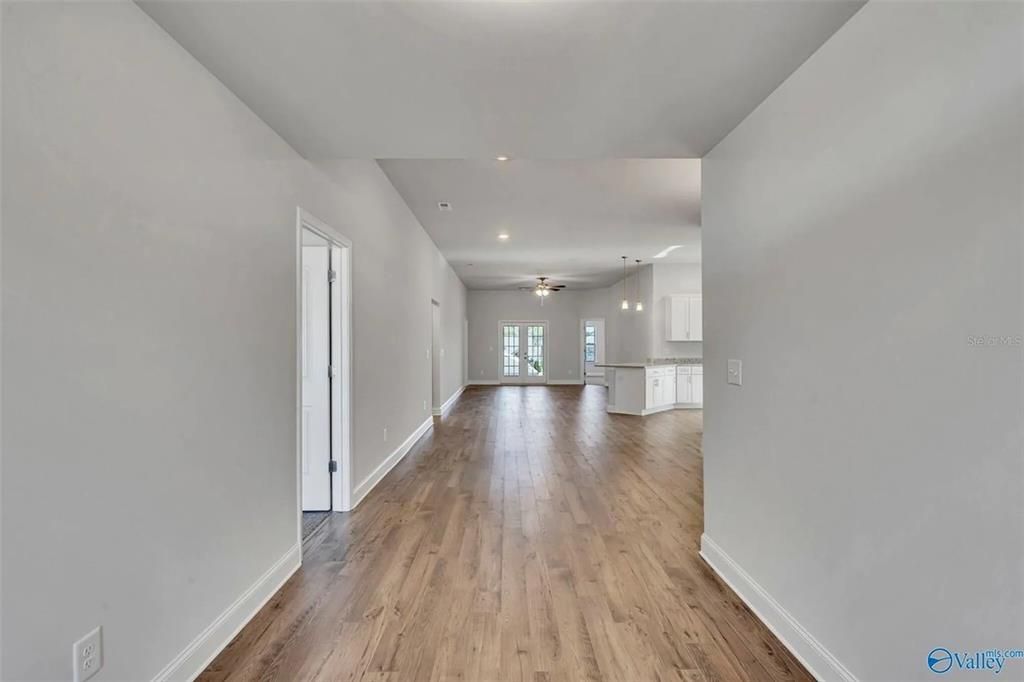 待售: $390,600 (4 贝兹, 3 浴室, 2200 平方英尺)