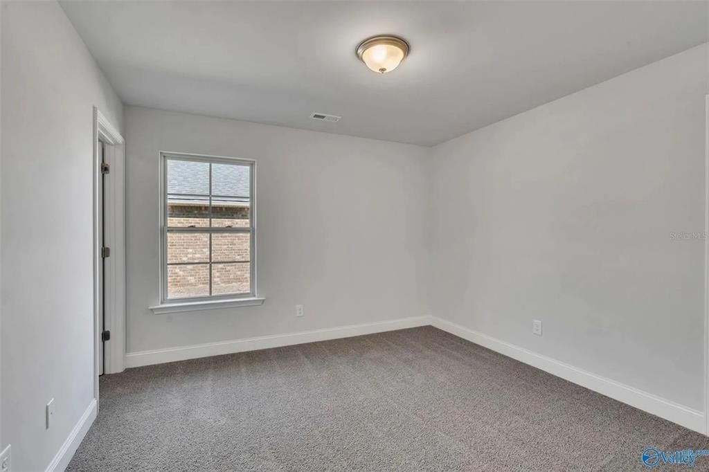 待售: $390,600 (4 贝兹, 3 浴室, 2200 平方英尺)