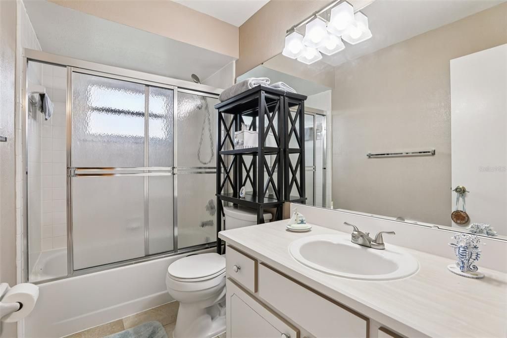 待售: $420,000 (3 贝兹, 2 浴室, 1697 平方英尺)