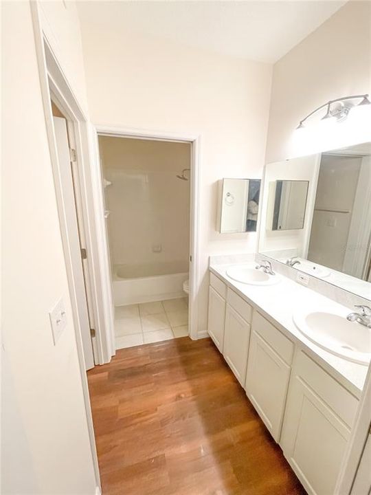 出租: $1,850 (2 贝兹, 2 浴室, 1134 平方英尺)