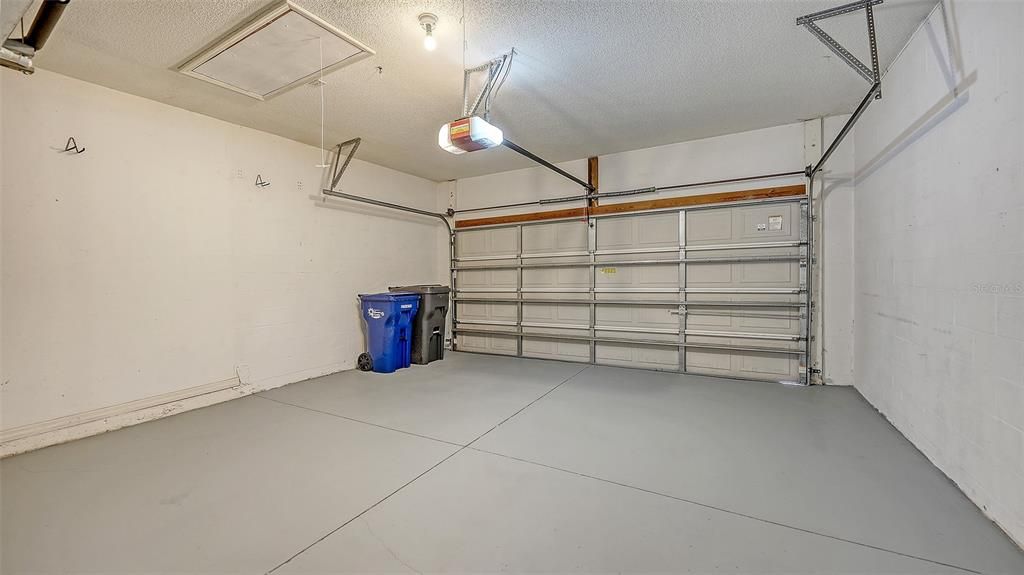 En Venta: $420,000 (4 camas, 2 baños, 1996 Pies cuadrados)