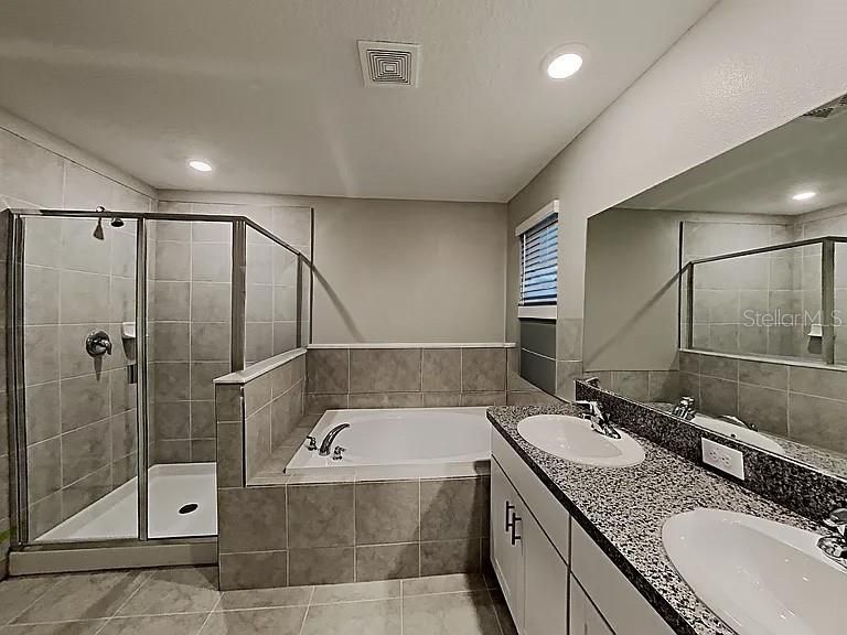 待售: $406,000 (4 贝兹, 2 浴室, 2109 平方英尺)