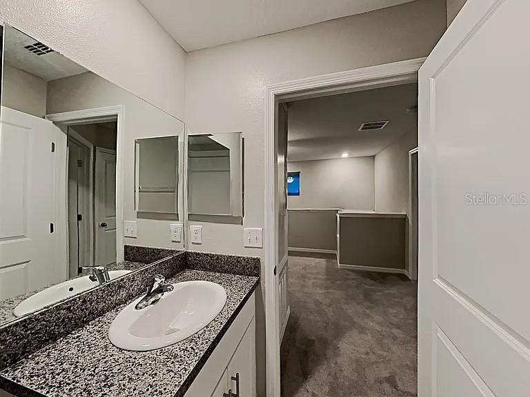 待售: $406,000 (4 贝兹, 2 浴室, 2109 平方英尺)