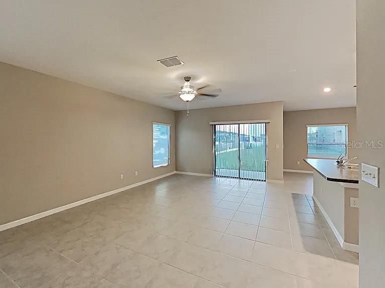 待售: $406,000 (4 贝兹, 2 浴室, 2109 平方英尺)