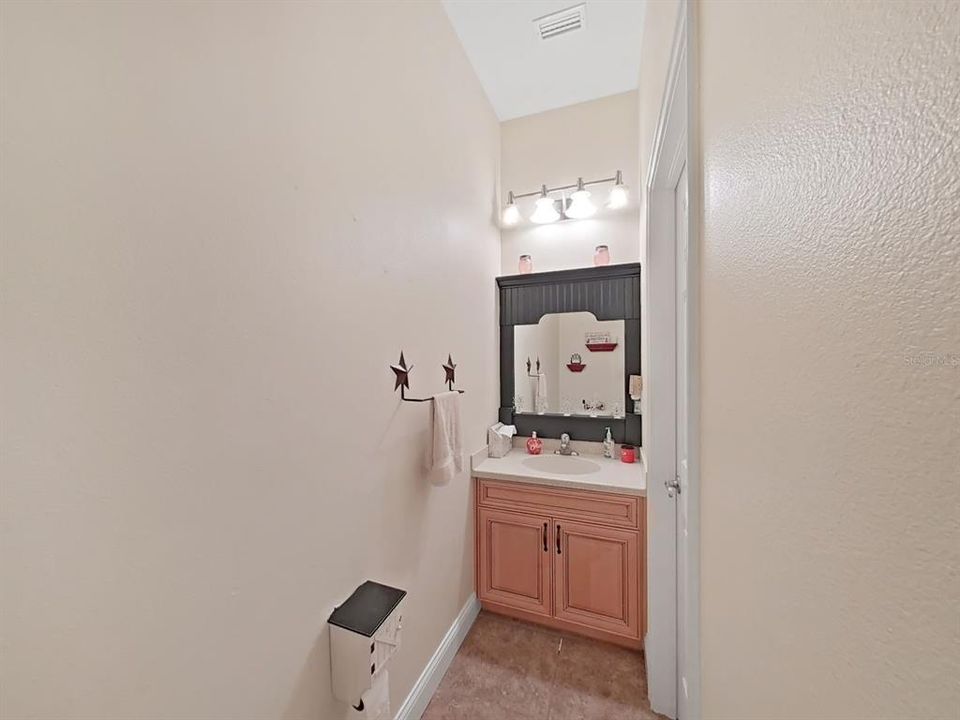 待售: $650,000 (4 贝兹, 2 浴室, 3210 平方英尺)