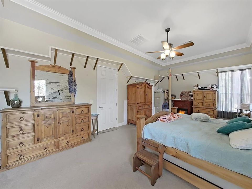 待售: $650,000 (4 贝兹, 2 浴室, 3210 平方英尺)