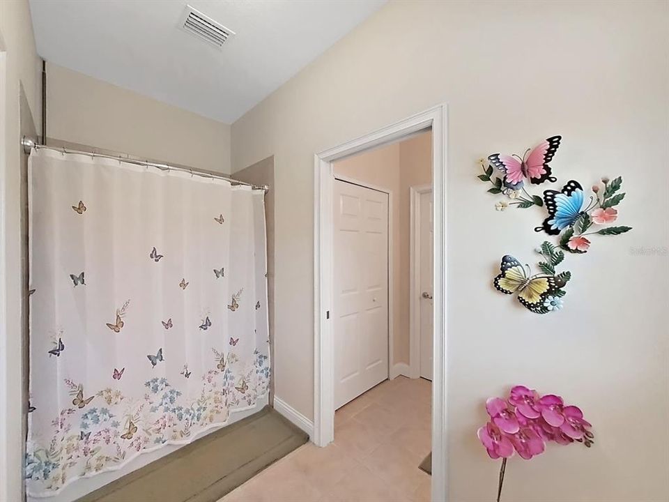 待售: $650,000 (4 贝兹, 2 浴室, 3210 平方英尺)