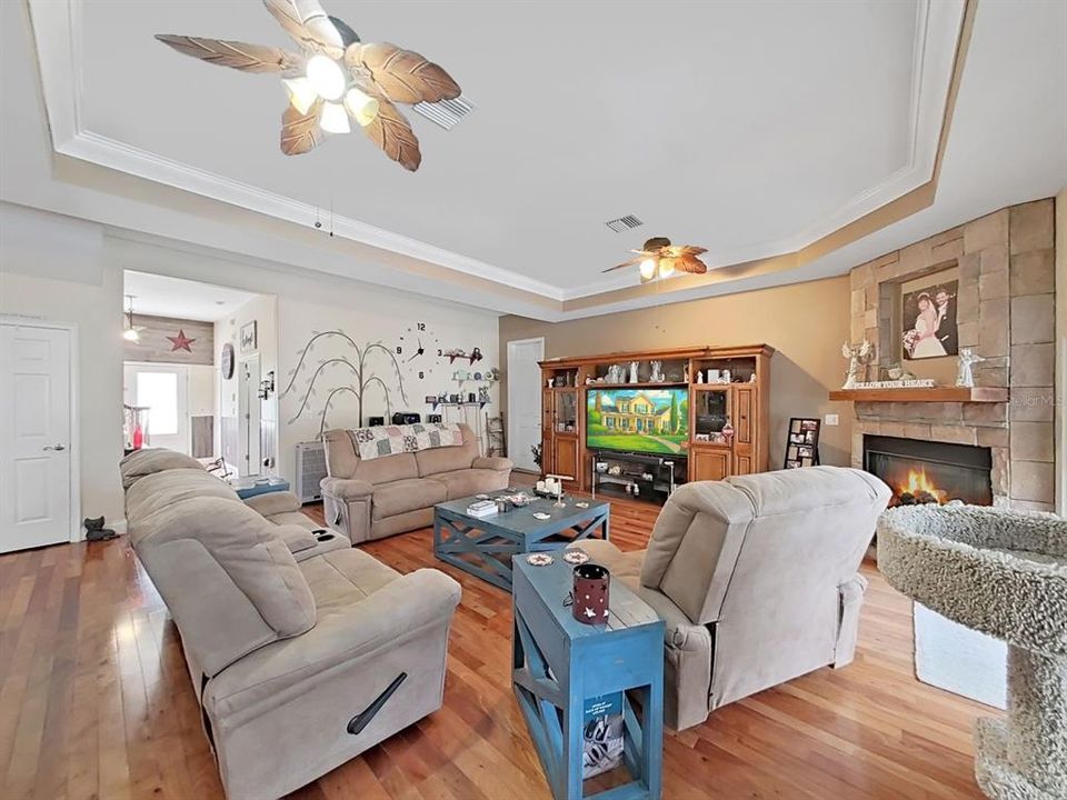 待售: $650,000 (4 贝兹, 2 浴室, 3210 平方英尺)