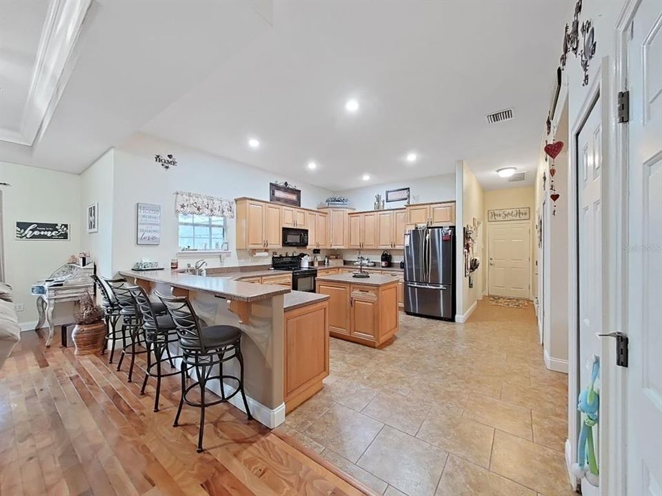 待售: $650,000 (4 贝兹, 2 浴室, 3210 平方英尺)