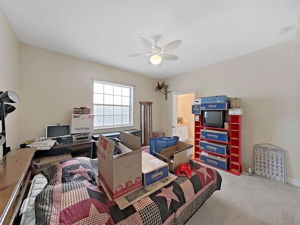 待售: $650,000 (4 贝兹, 2 浴室, 3210 平方英尺)