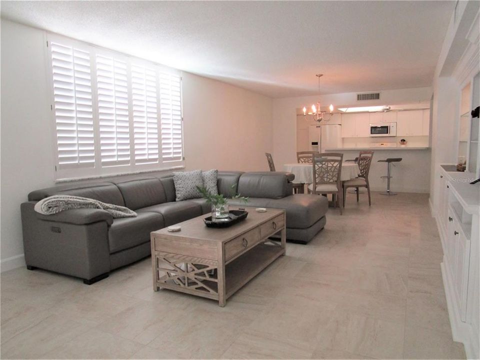 出租: $3,300 (2 贝兹, 2 浴室, 1395 平方英尺)