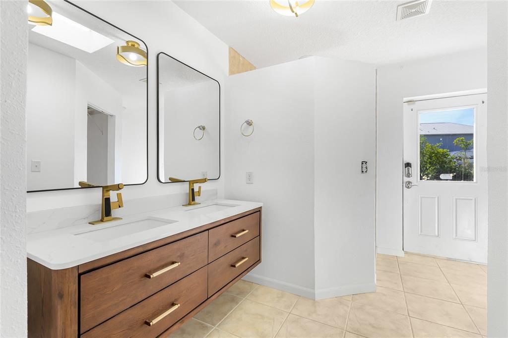 待售: $775,000 (4 贝兹, 4 浴室, 3067 平方英尺)