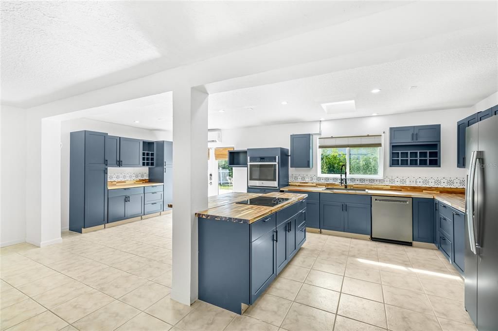 待售: $775,000 (4 贝兹, 4 浴室, 3067 平方英尺)