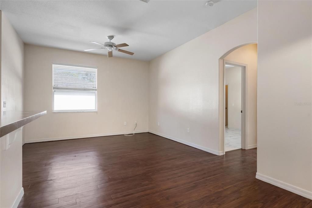 En Renta: $2,100 (3 camas, 2 baños, 1827 Pies cuadrados)