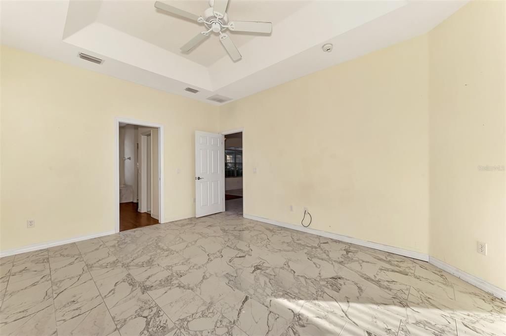 For Rent: $2,150 (3 beds, 2 baths, 1827 Square Feet)