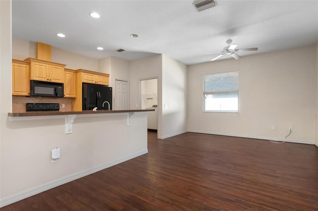 En Renta: $2,100 (3 camas, 2 baños, 1827 Pies cuadrados)