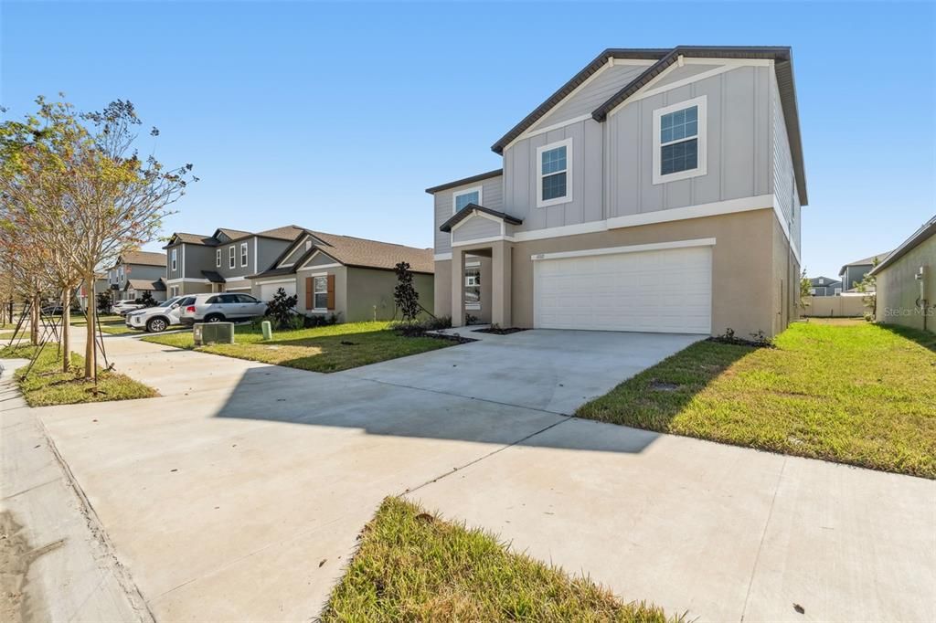 出租: $3,000 (6 贝兹, 3 浴室, 3092 平方英尺)