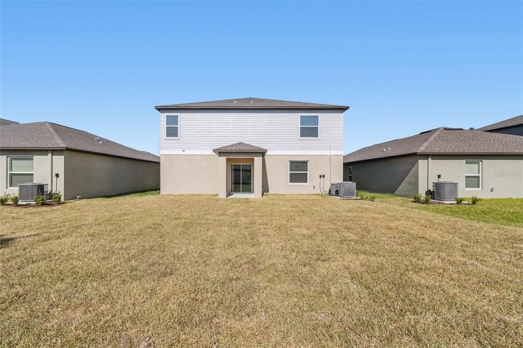 出租: $3,000 (6 贝兹, 3 浴室, 3092 平方英尺)