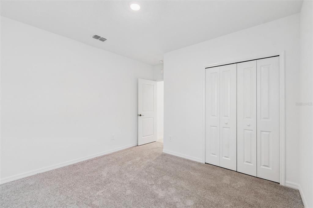 出租: $3,000 (6 贝兹, 3 浴室, 3092 平方英尺)