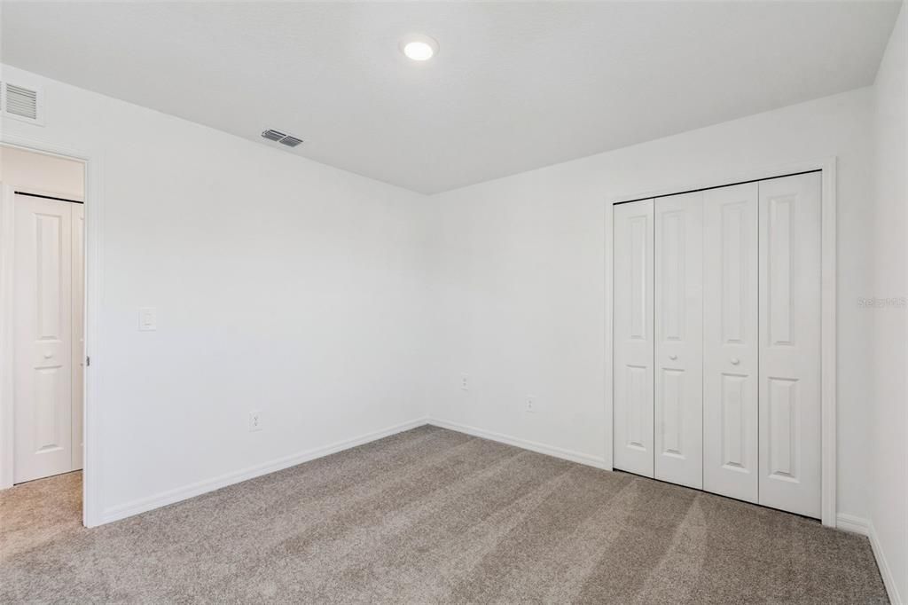 出租: $3,000 (6 贝兹, 3 浴室, 3092 平方英尺)