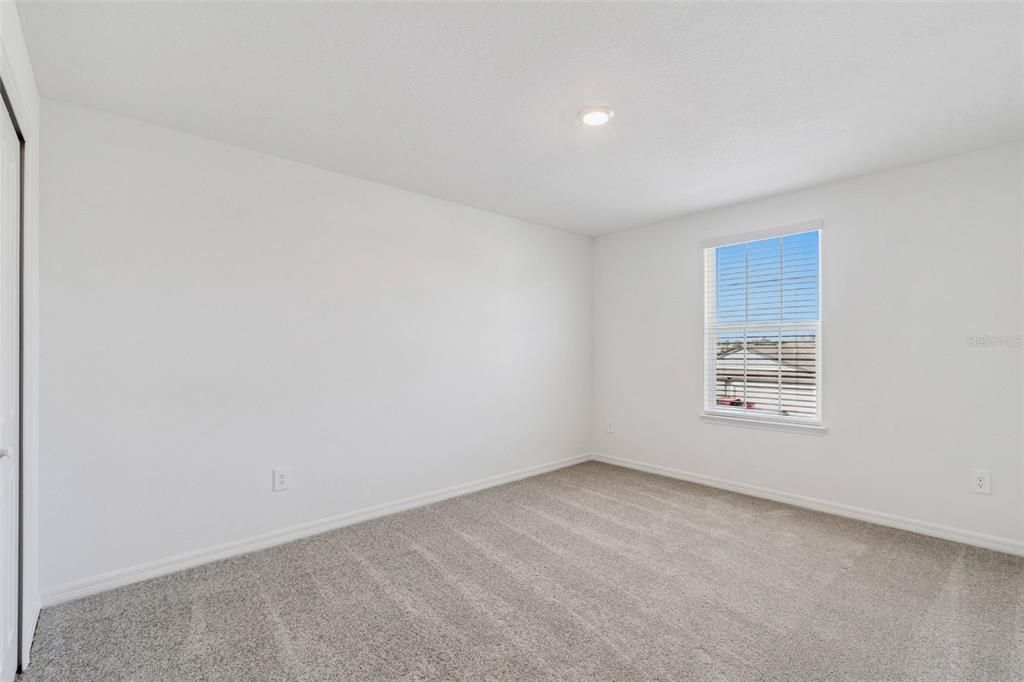 出租: $3,000 (6 贝兹, 3 浴室, 3092 平方英尺)