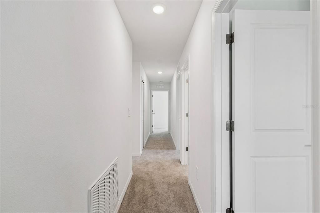 出租: $3,000 (6 贝兹, 3 浴室, 3092 平方英尺)