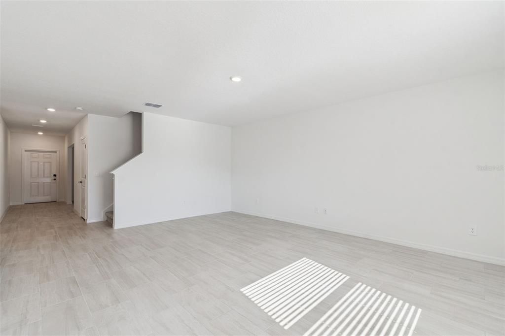 出租: $3,000 (6 贝兹, 3 浴室, 3092 平方英尺)