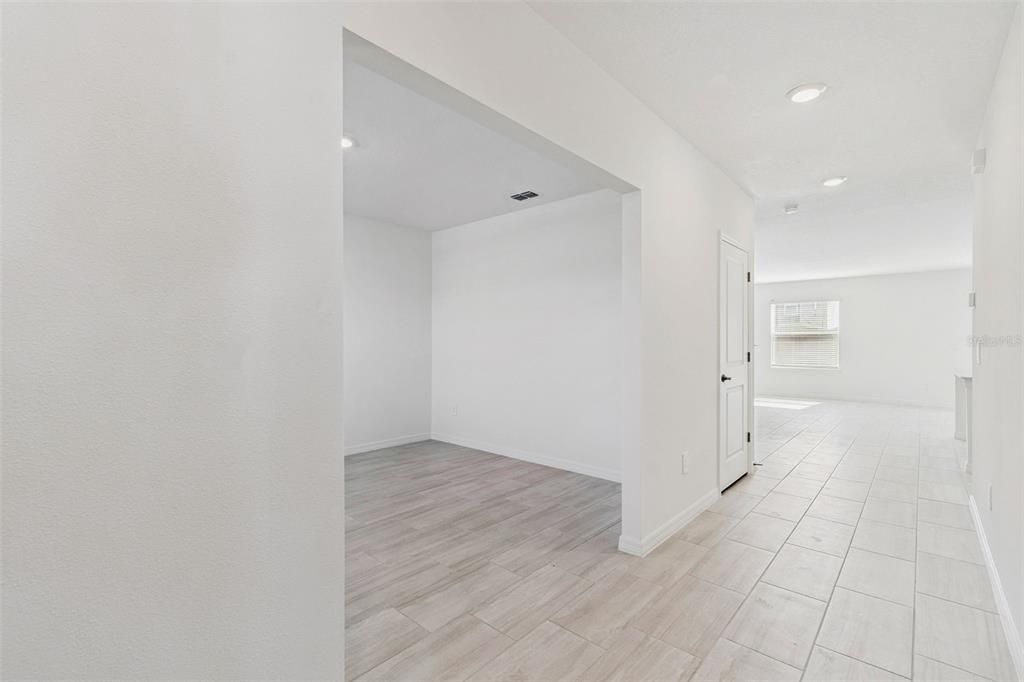 出租: $3,000 (6 贝兹, 3 浴室, 3092 平方英尺)