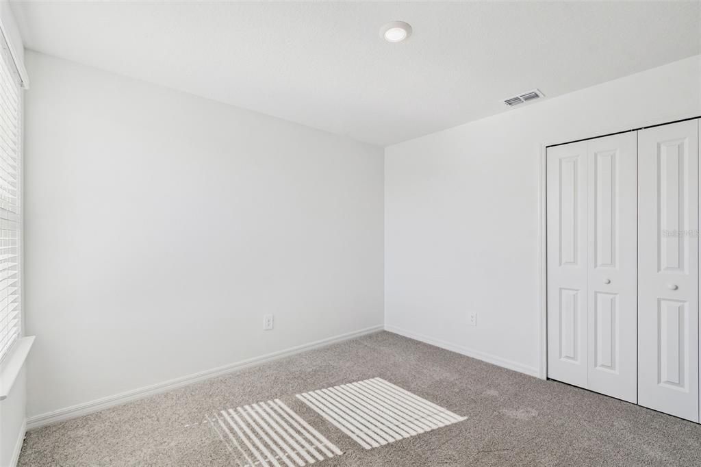 出租: $3,000 (6 贝兹, 3 浴室, 3092 平方英尺)