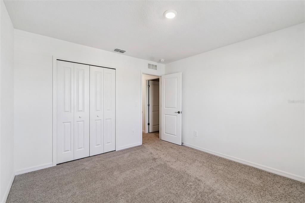 出租: $3,000 (6 贝兹, 3 浴室, 3092 平方英尺)